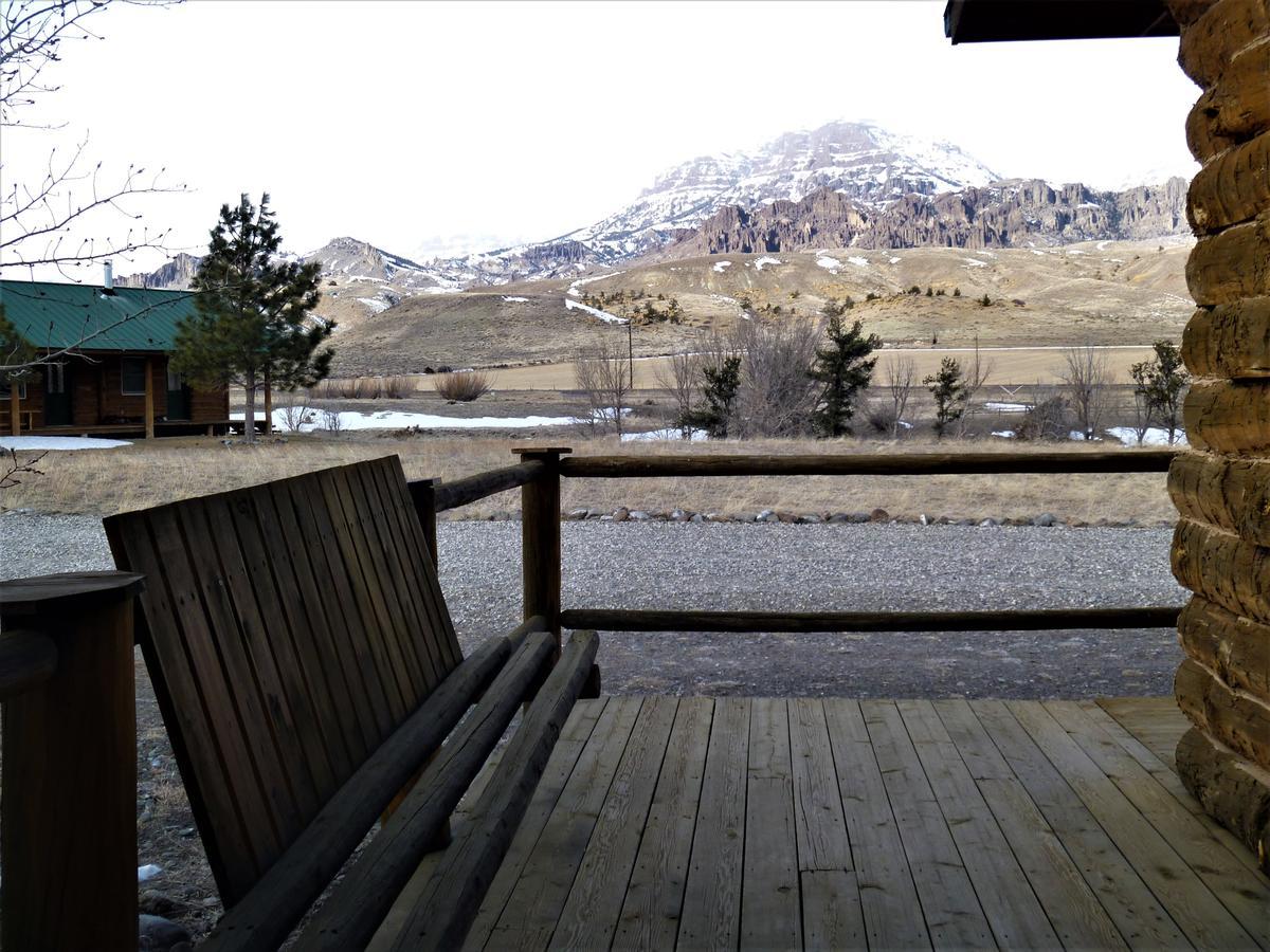 Yellowstone Cutthroat Guest Ranch