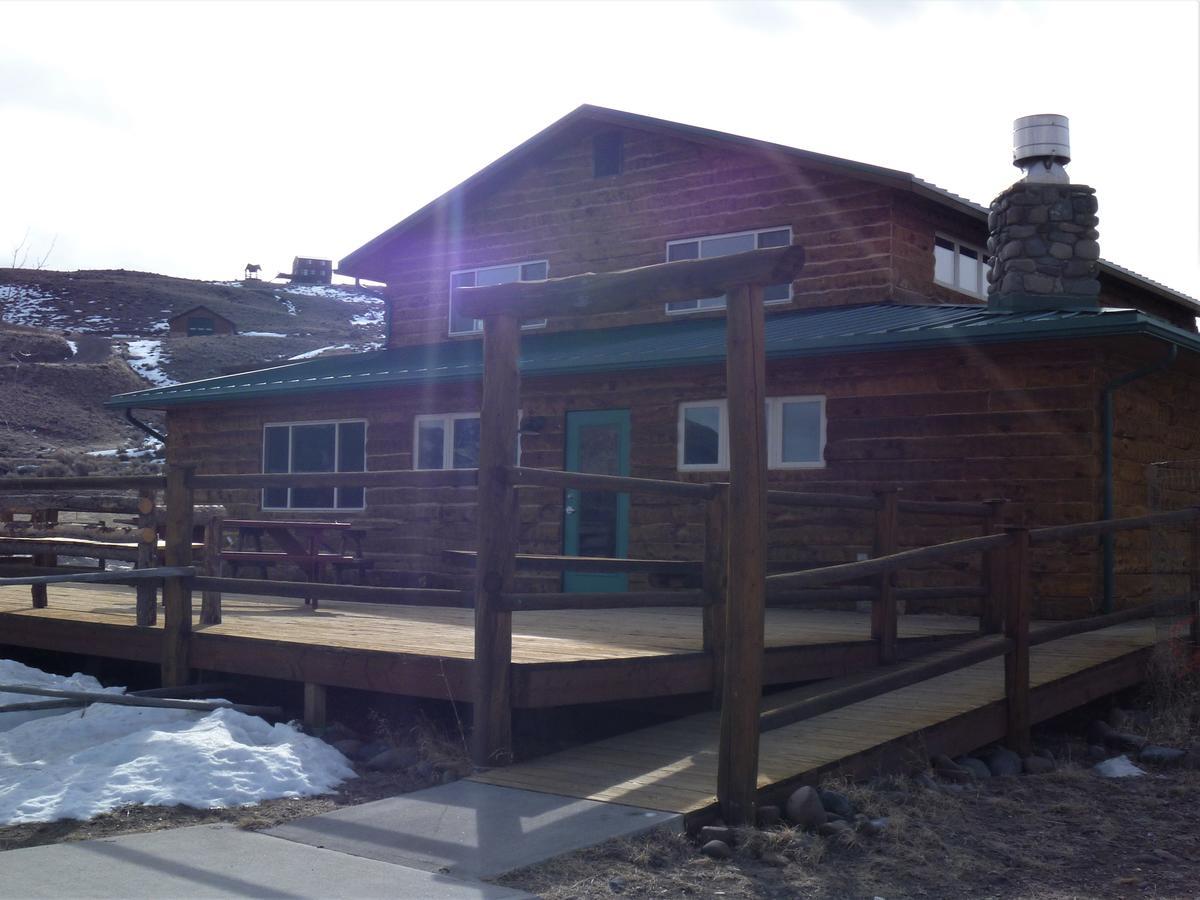 Inn Yellowstone Cutthroat Guest Ranch Wapiti