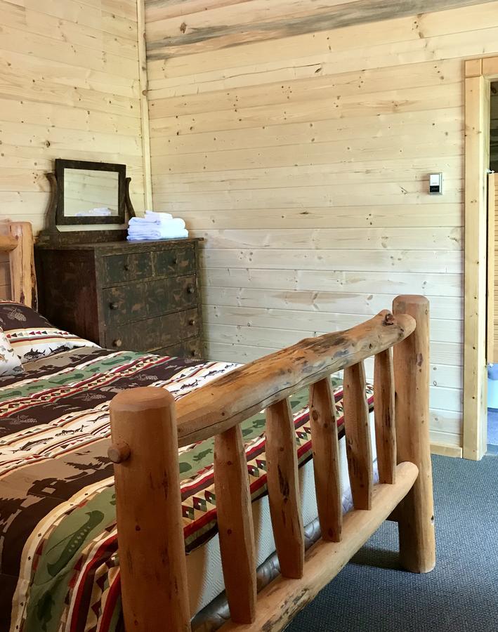Yellowstone Cutthroat Guest Ranch Wapiti